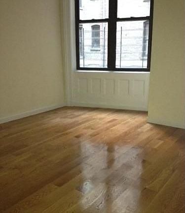 3rd image of 635 W 207th St