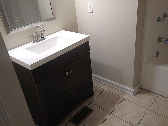 5th image of 1723 Lakeland Cir