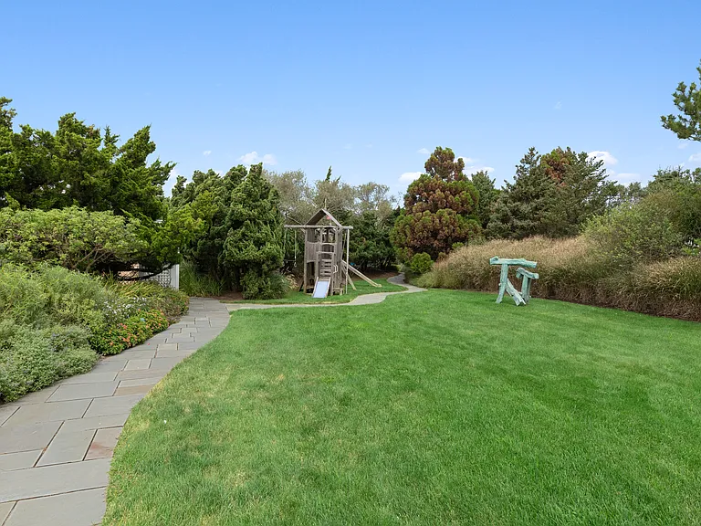 114 Dune Rd — Photo 5