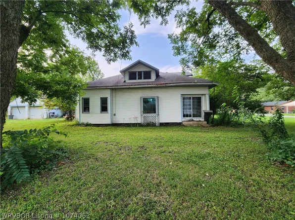 10 W Adams St, Charleston, AR 72933