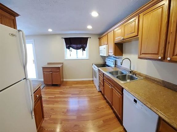 5th image of 109 Fox Chase Ct