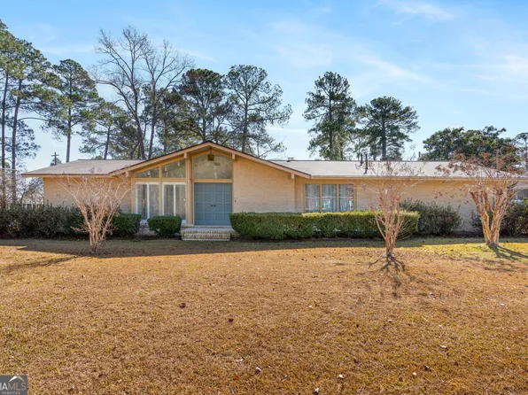 907 5th Ave, Eastman, GA 31023