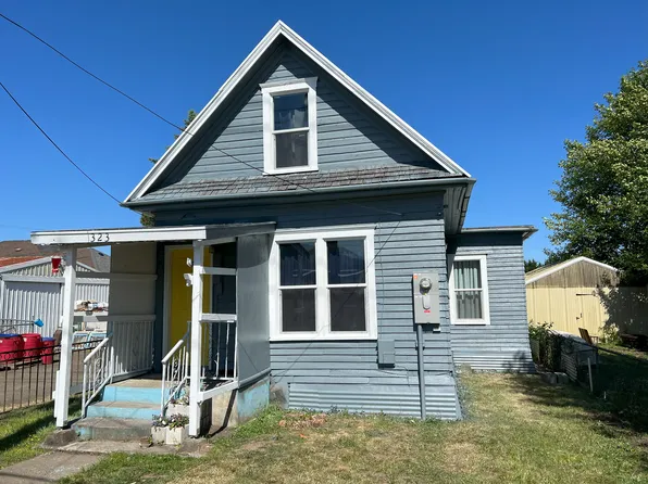 323 8th St, Raymond, WA 98577