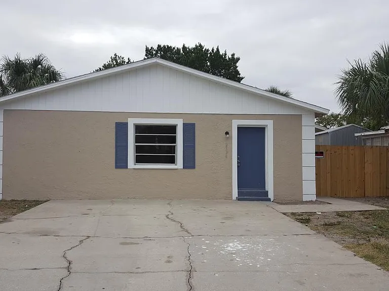 2324 W Grace St — Photo 2