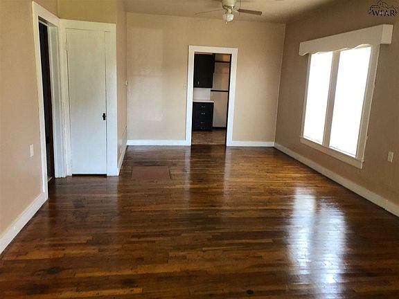 5th image of 309 S Oak St