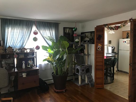 3rd image of 9 Catherine St