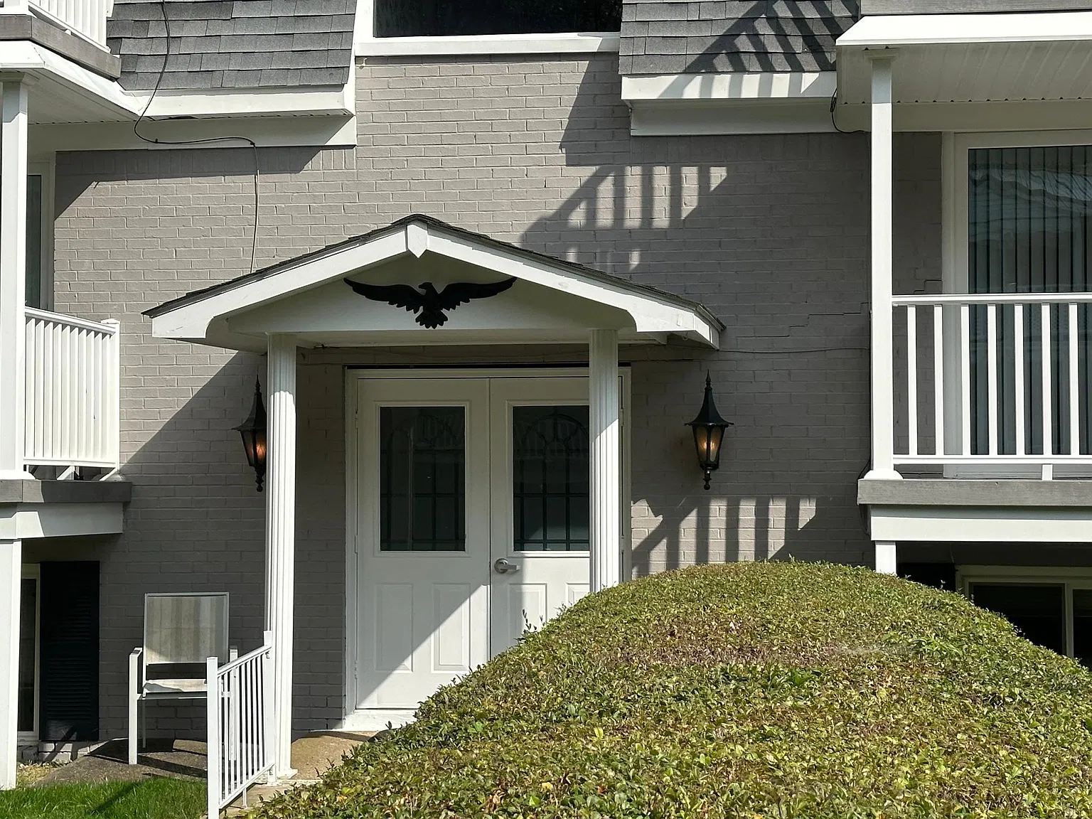 433 Genesee St — Photo 2