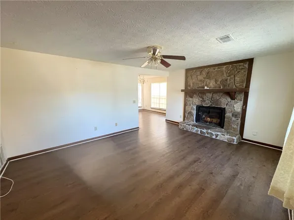 2350 Edge Ct, Duluth, GA 30096