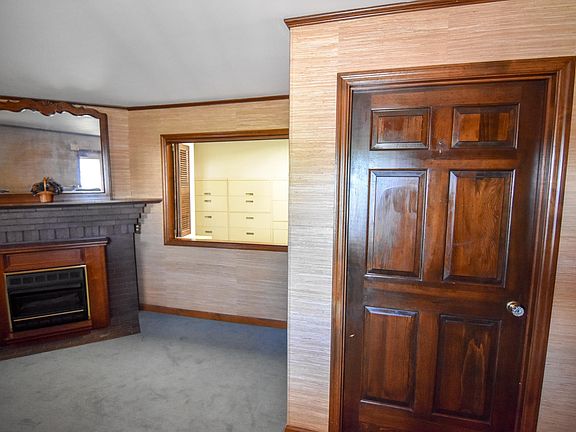 3rd image of 1204 W Broadway St