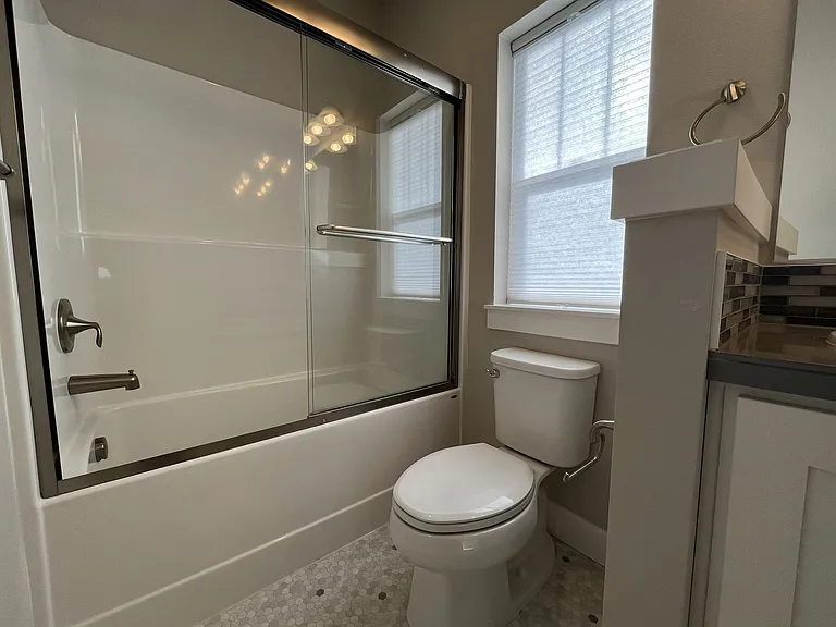 7002 SE Genrosa St — Photo 42