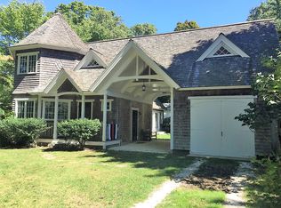 37 High St, Falmouth, MA 02543