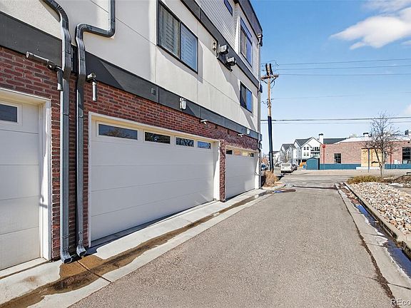 3rd image of 2214 W Powers Avenue