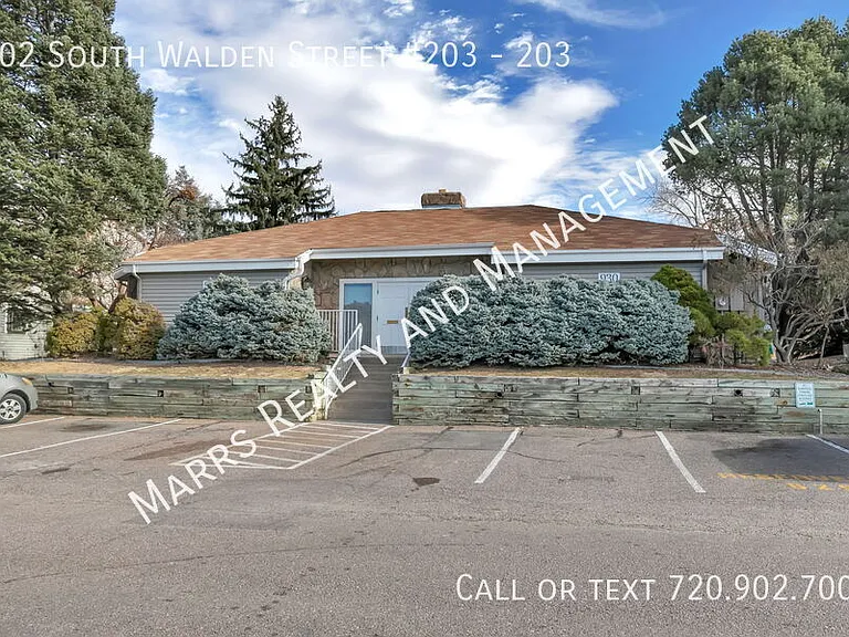 902 S Walden St #203 — Photo 24