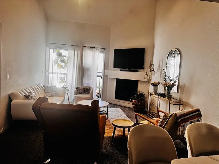 21520 Burbank Blvd #313 — Photo 5