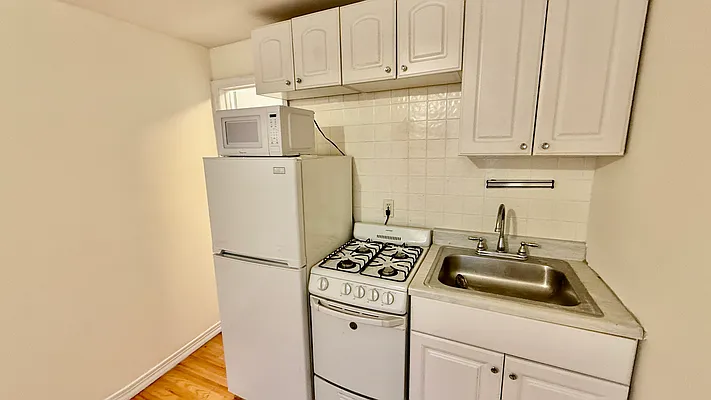 Rented by HOLTON REAL ESTATE INC. | media 2