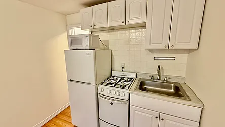 Rented by HOLTON REAL ESTATE INC.