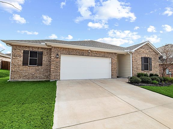 3rd image of 2616 Beech Creek Rd