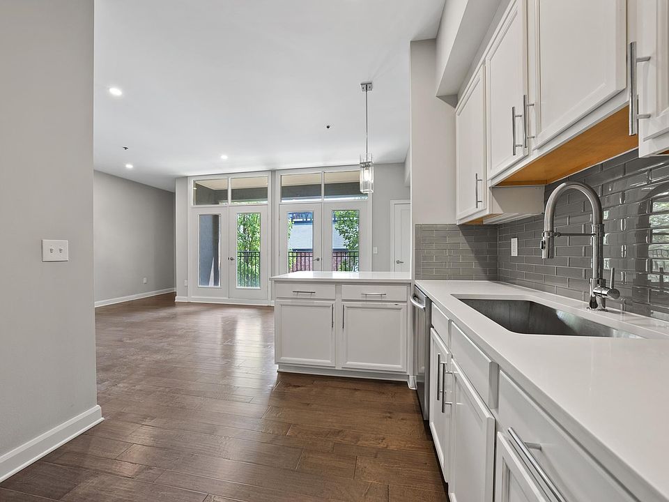 1st image of 825 N 4th St Unit 203