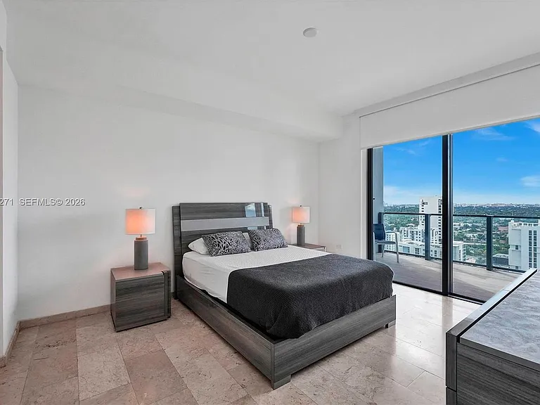 88 SW 7th St #2106 — Photo 18