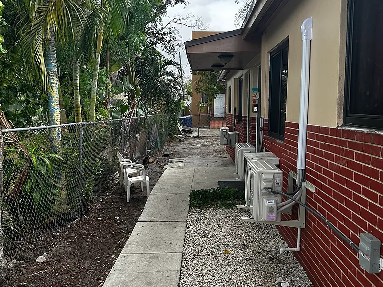 1871 NW Flagler Ter #REAR — Photo 3