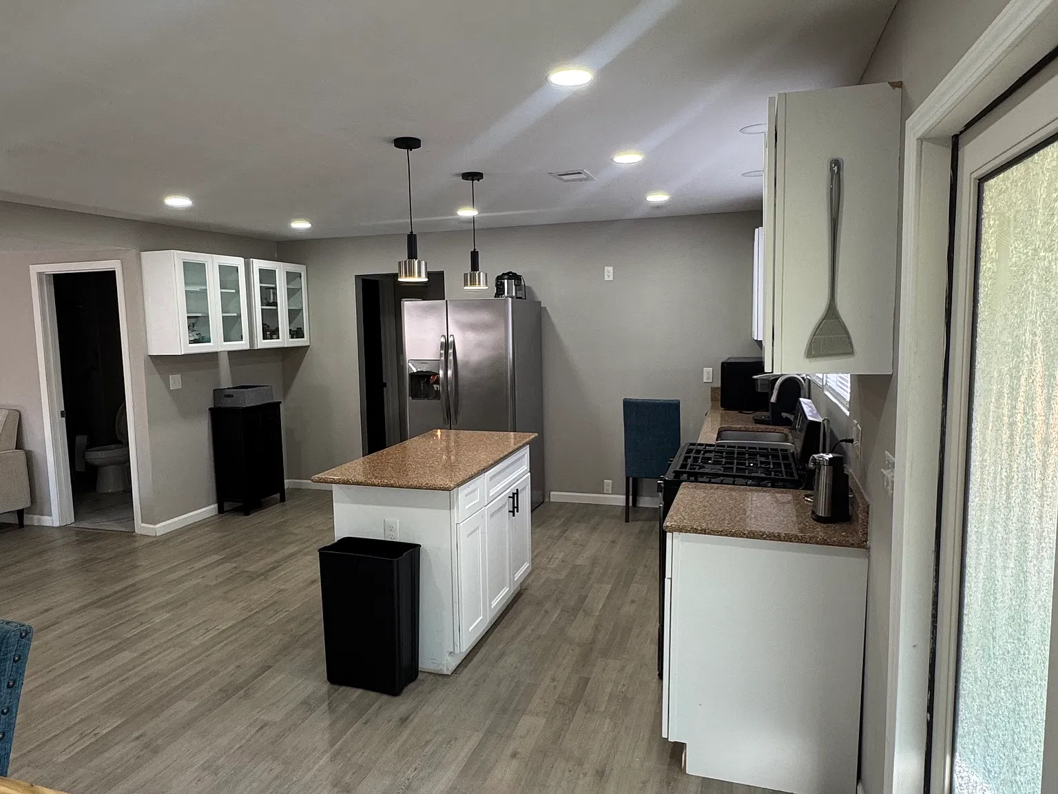 1 bed, 1200 sqft, $2,000 — Photo 3