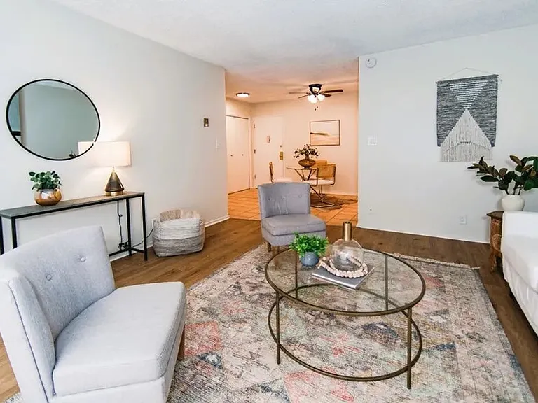 6199 Canterbury Dr #205-1 — Photo 5