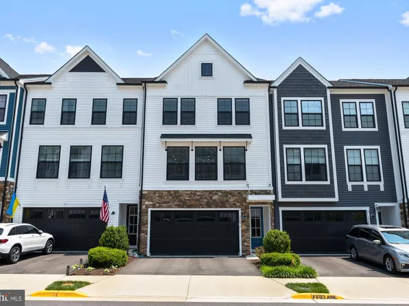 25476 Hartland Orchard Ter, Chantilly, VA 20152