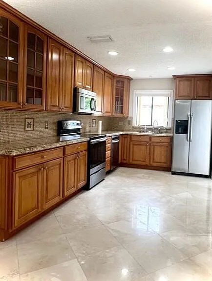 3021 Florida Blvd — Photo 23
