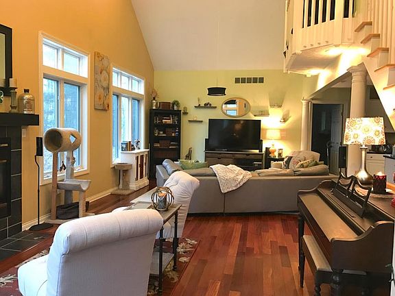 4th image of 12887 Woodbriar Ln