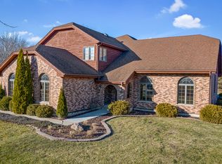 2 Tewkesbury Ln, South Barrington, IL 60010