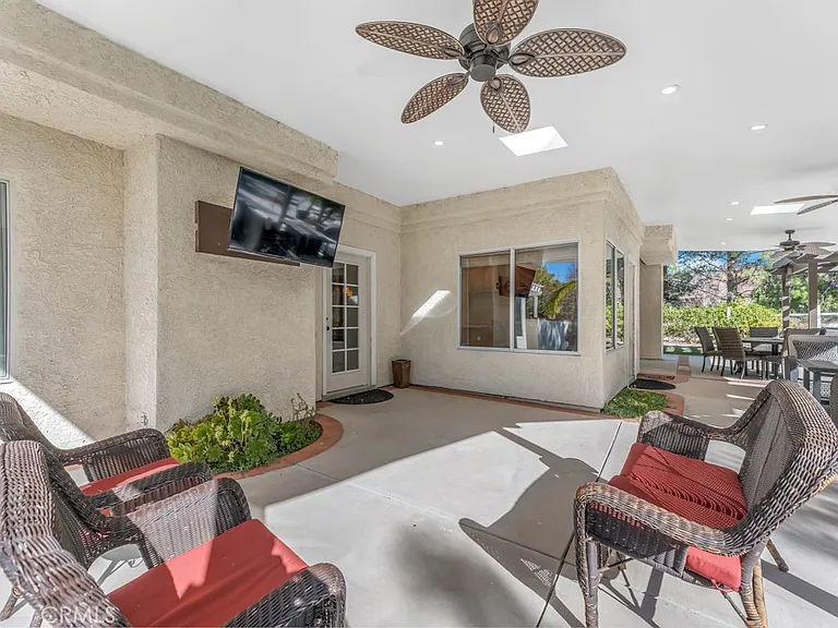 26940 Whitehorse Pl — Photo 37