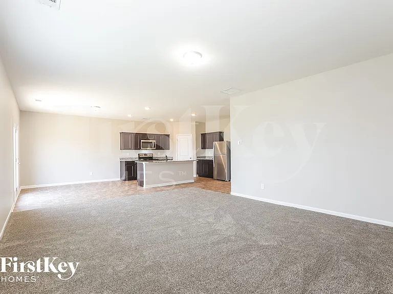 156 Alexander Ln — Photo 3