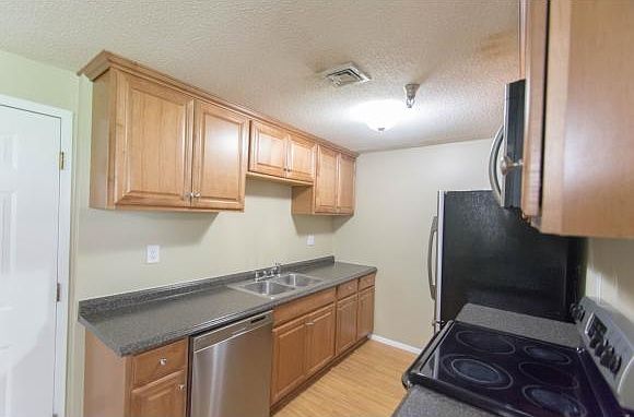 1st image of 215 Abbott Farm Ln #215