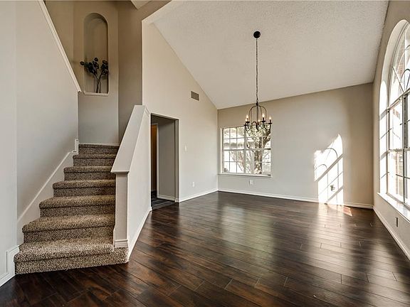 3rd image of 7618 Tidewater Dr