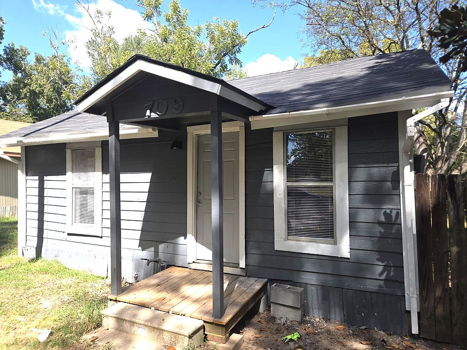 1st image of 1709 Boney St