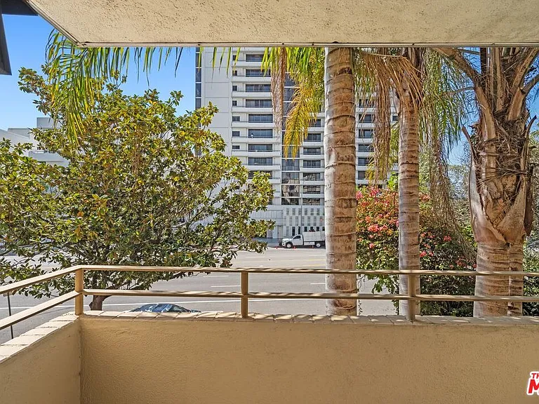 10645 Wilshire Blvd #101 — Photo 5