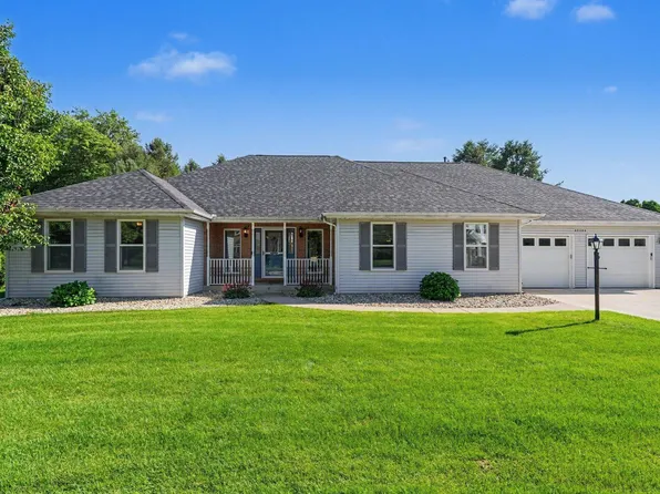 32794 Nature View Dr, New Carlisle, IN 46552