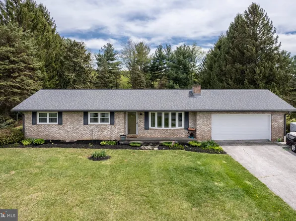 1207 Emerald Ridge Dr, Westminster, MD 21158