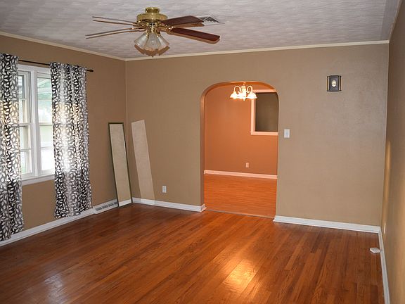 5th image of 415 Church St