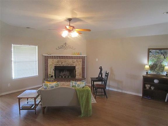 4th image of 12131 Hill Country Cir