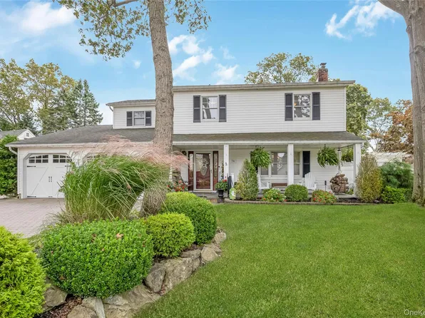 74 Loop Drive, Sayville, NY 11782