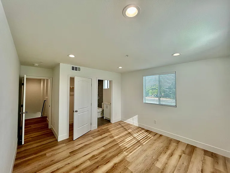 8418 S Main St — Photo 27