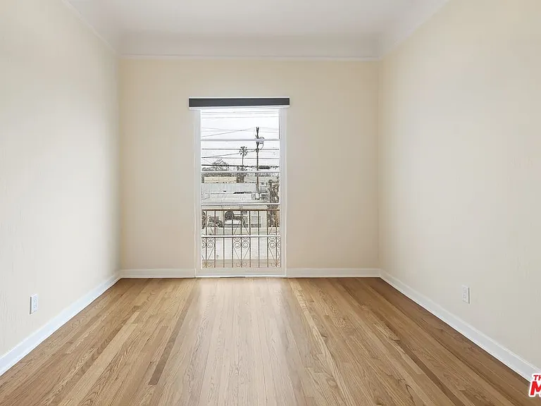 1142 S Clark Dr #4 — Photo 14