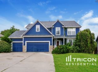 300 Ash Ln, Lansing, KS 66043