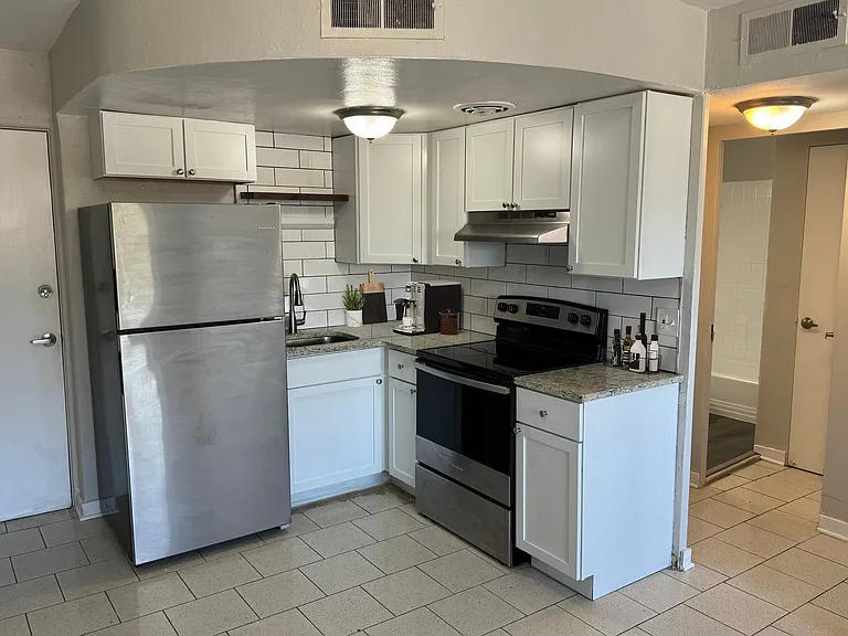 4192 Meramec St — Photo 15