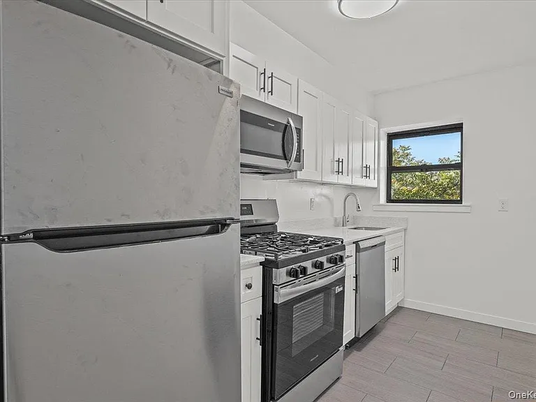 671 Bronx River Rd #6C — Photo 10
