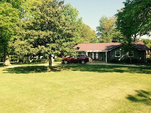 3rd image of 8 Bridgeview Dr