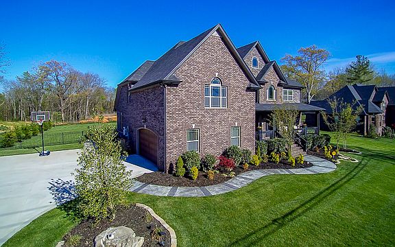 3rd image of 1909 Basham Ln