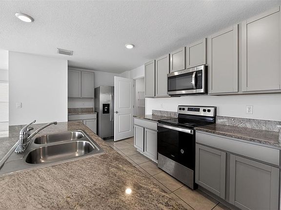 3rd image of 439 Sunlit Coral St