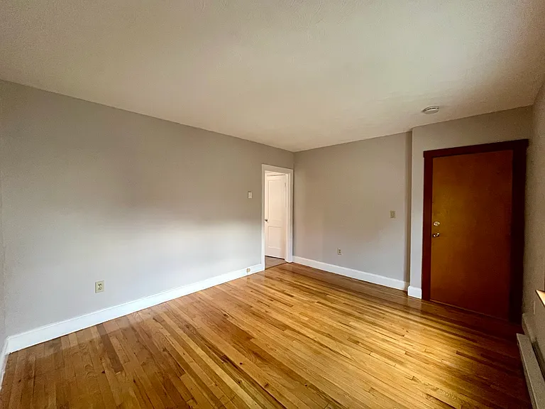 38 Beechcroft St #1 — Photo 6
